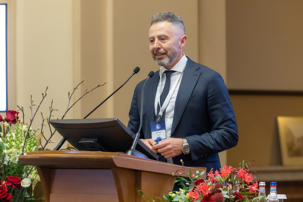 Fotografii conferinta alb 20 14