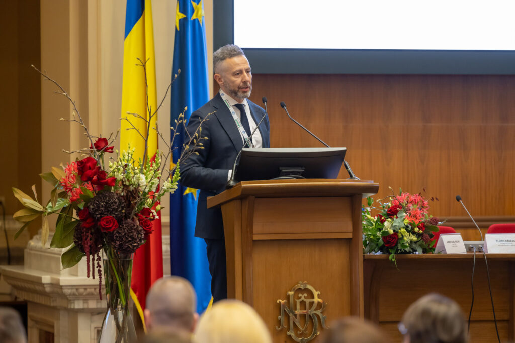 Fotografii conferinta alb 20 16