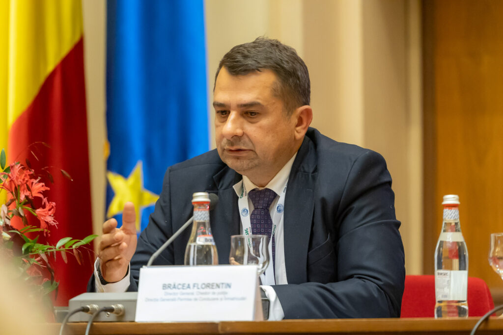 Fotografii conferinta alb 20 21
