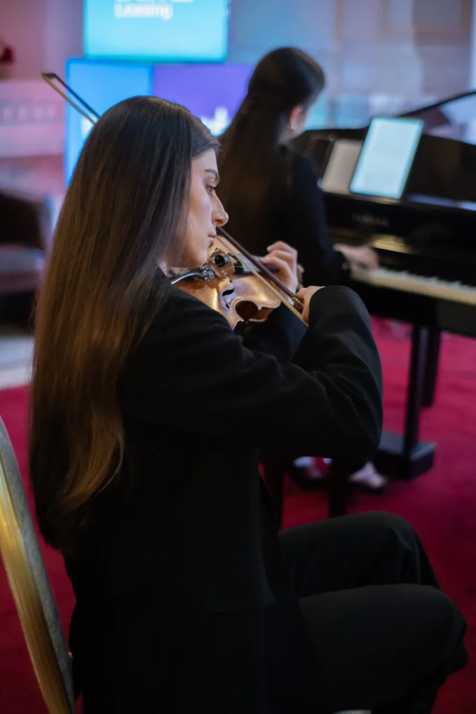 Alccr 21 ani 00048